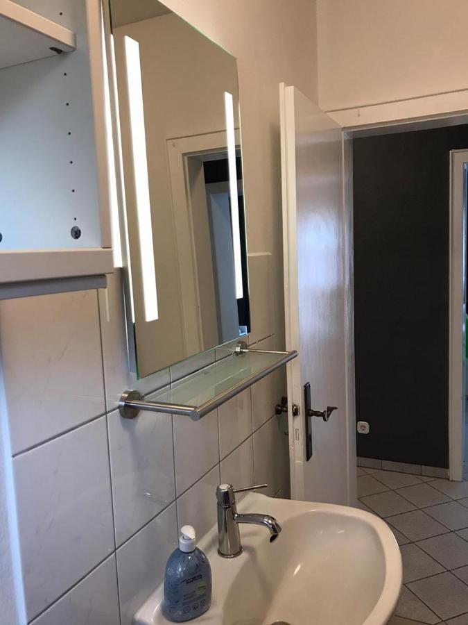Grosse Ferienwohnung An Der Rheinpromenade Three Duisburg Luaran gambar