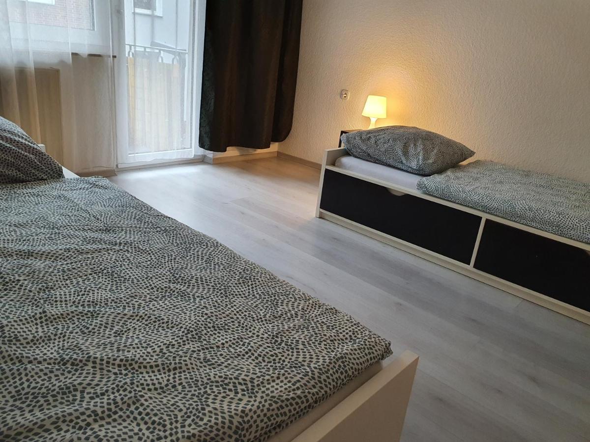 Grosse Ferienwohnung An Der Rheinpromenade Three Duisburg Luaran gambar