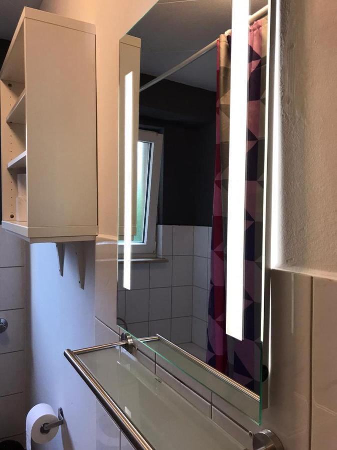 Grosse Ferienwohnung An Der Rheinpromenade Three Duisburg Luaran gambar